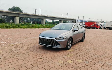 BYD Qin, 2024 год, 2 100 000 рублей, 10 фотография