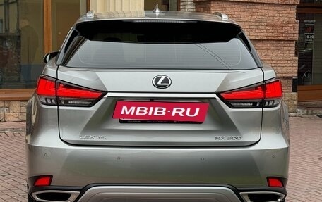 Lexus RX IV рестайлинг, 2021 год, 5 800 000 рублей, 7 фотография