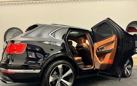 Bentley Bentayga I, 2016 год, 7 995 000 рублей, 15 фотография