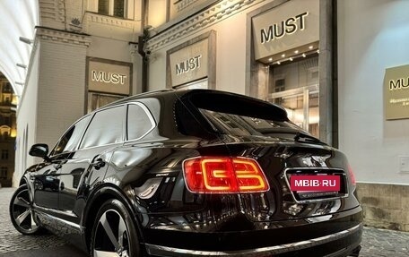 Bentley Bentayga I, 2016 год, 7 995 000 рублей, 17 фотография