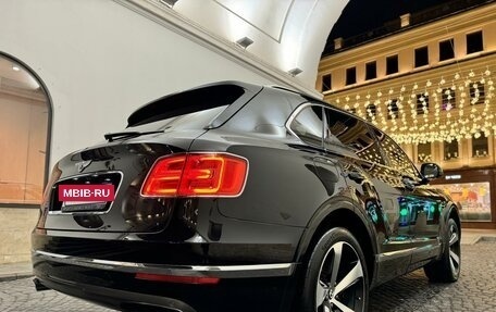 Bentley Bentayga I, 2016 год, 7 995 000 рублей, 30 фотография