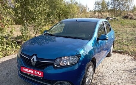 Renault Logan II, 2015 год, 1 120 000 рублей, 2 фотография