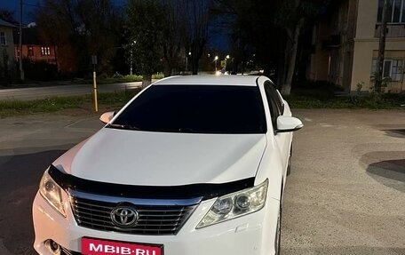 Toyota Camry, 2012 год, 1 780 000 рублей, 5 фотография