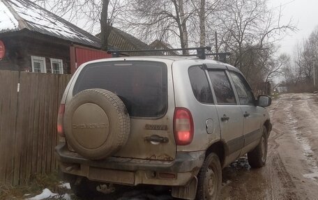 Chevrolet Niva I рестайлинг, 2005 год, 140 000 рублей, 2 фотография