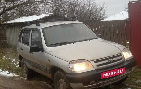 Chevrolet Niva I рестайлинг, 2005 год, 140 000 рублей, 3 фотография