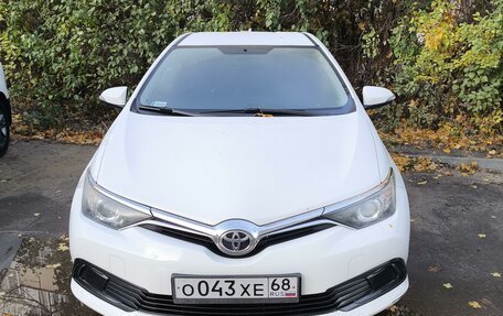 Toyota Auris II, 2016 год, 1 560 000 рублей, 1 фотография