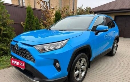 Toyota RAV4, 2020 год, 3 480 000 рублей, 3 фотография