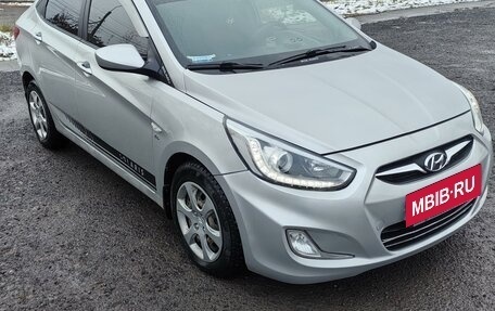 Hyundai Solaris II рестайлинг, 2013 год, 990 000 рублей, 6 фотография