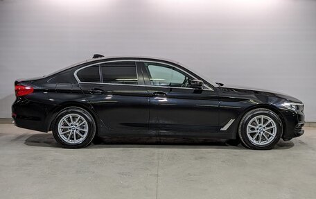 BMW 5 серия, 2019 год, 3 690 000 рублей, 4 фотография