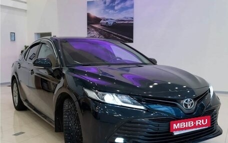 Toyota Camry, 2018 год, 2 100 000 рублей, 4 фотография