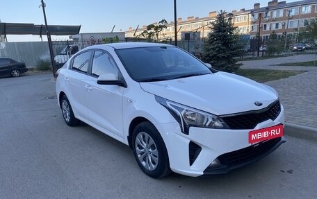 KIA Rio IV, 2021 год, 1 900 000 рублей, 4 фотография