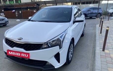 KIA Rio IV, 2021 год, 1 900 000 рублей, 3 фотография