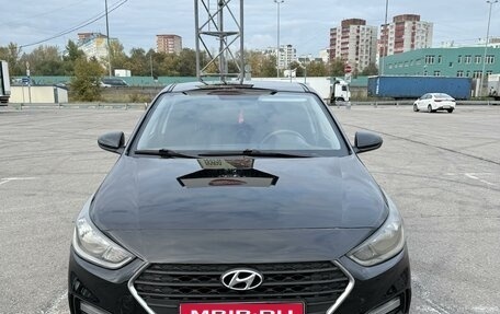 Hyundai Solaris II рестайлинг, 2017 год, 1 150 000 рублей, 1 фотография