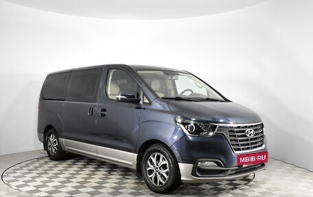 Hyundai H-1 II рестайлинг, 2018 год, 3 850 000 рублей, 3 фотография