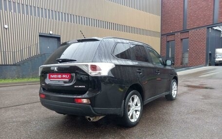 Mitsubishi Outlander III рестайлинг 3, 2012 год, 1 340 000 рублей, 2 фотография