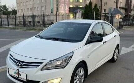 Hyundai Solaris II рестайлинг, 2015 год, 1 500 000 рублей, 9 фотография