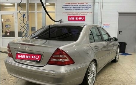 Mercedes-Benz C-Класс, 2006 год, 1 100 000 рублей, 4 фотография