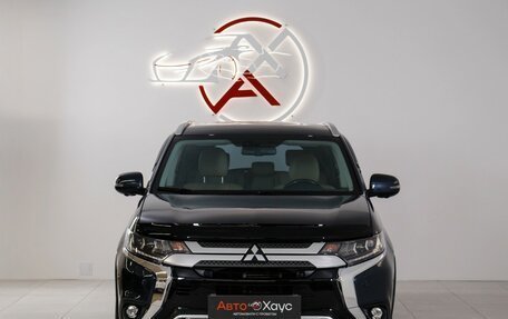 Mitsubishi Outlander III рестайлинг 3, 2019 год, 2 345 000 рублей, 3 фотография