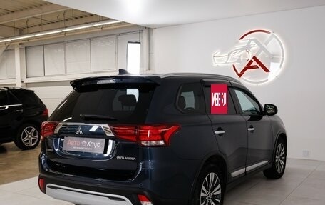 Mitsubishi Outlander III рестайлинг 3, 2019 год, 2 345 000 рублей, 7 фотография