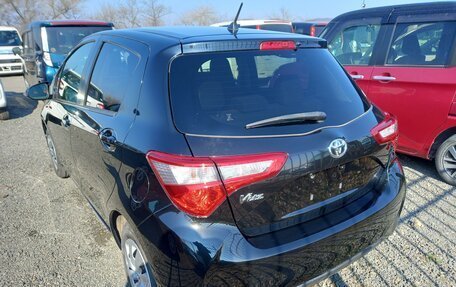 Toyota Vitz, 2018 год, 965 000 рублей, 2 фотография