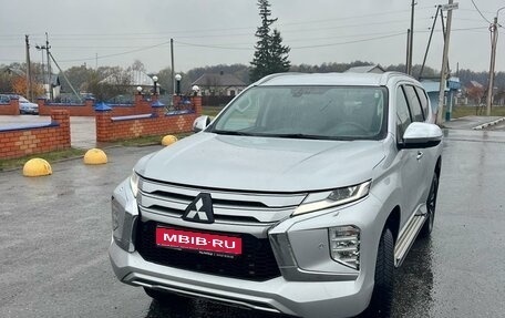 Mitsubishi Pajero Sport III рестайлинг, 2022 год, 5 600 000 рублей, 1 фотография