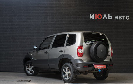 Chevrolet Niva I рестайлинг, 2015 год, 695 000 рублей, 4 фотография