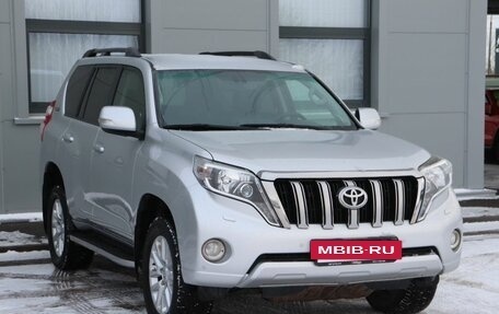 Toyota Land Cruiser Prado 150 рестайлинг 2, 2014 год, 3 399 000 рублей, 3 фотография