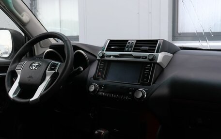 Toyota Land Cruiser Prado 150 рестайлинг 2, 2014 год, 3 399 000 рублей, 10 фотография