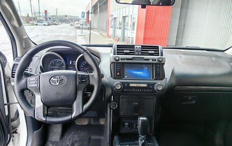 Toyota Land Cruiser Prado 150 рестайлинг 2, 2013 год, 3 650 000 рублей, 10 фотография