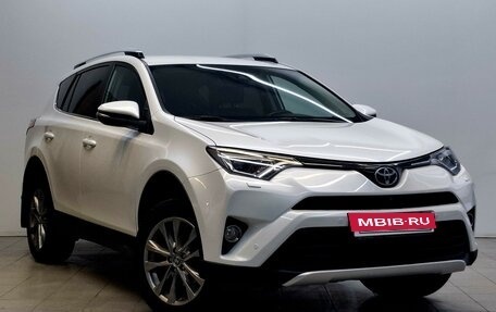 Toyota RAV4, 2018 год, 3 190 000 рублей, 4 фотография