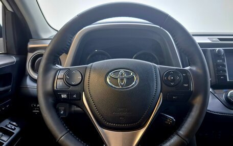 Toyota RAV4, 2018 год, 3 190 000 рублей, 11 фотография