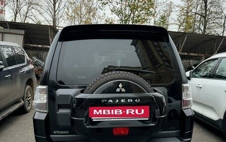 Mitsubishi Pajero IV, 2011 год, 2 420 000 рублей, 2 фотография