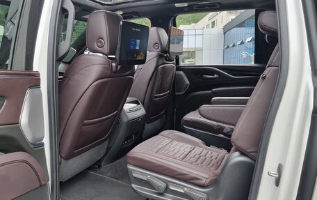 Cadillac Escalade V, 2021 год, 19 000 000 рублей, 9 фотография