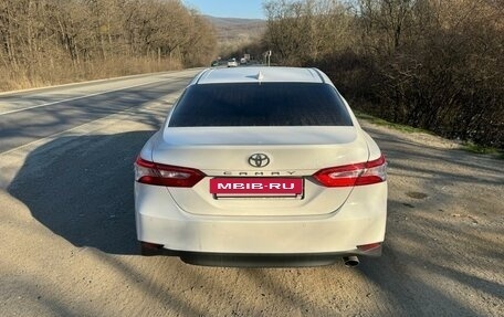 Toyota Camry, 2022 год, 3 500 000 рублей, 7 фотография