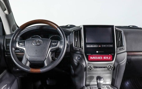 Toyota Land Cruiser 200, 2016 год, 6 899 990 рублей, 12 фотография