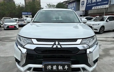 Mitsubishi Outlander III рестайлинг 3, 2021 год, 1 960 000 рублей, 1 фотография