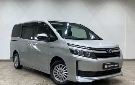 Toyota Voxy III, 2014 год, 1 700 000 рублей, 3 фотография