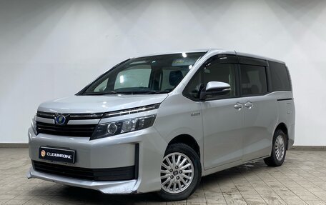 Toyota Voxy III, 2014 год, 1 700 000 рублей, 2 фотография