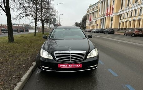 Mercedes-Benz S-Класс, 2011 год, 2 230 000 рублей, 2 фотография