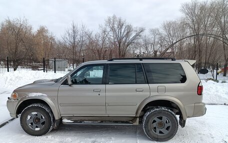 Mitsubishi Pajero Sport II рестайлинг, 2005 год, 900 000 рублей, 2 фотография