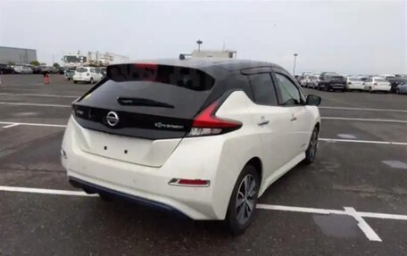 Nissan Leaf II, 2019 год, 2 570 000 рублей, 13 фотография