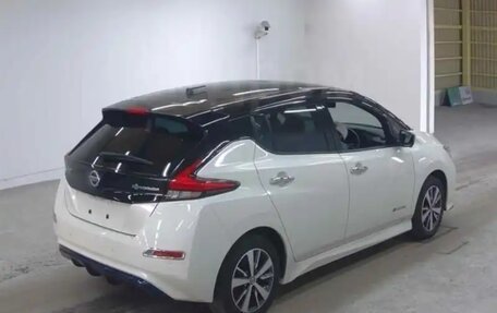 Nissan Leaf II, 2019 год, 2 570 000 рублей, 20 фотография