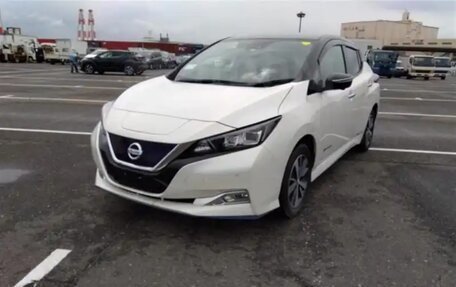 Nissan Leaf II, 2019 год, 2 570 000 рублей, 23 фотография