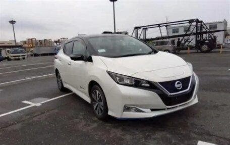 Nissan Leaf II, 2019 год, 2 570 000 рублей, 26 фотография