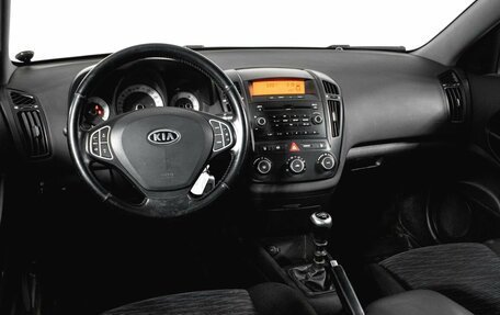 KIA cee'd I рестайлинг, 2008 год, 650 000 рублей, 16 фотография