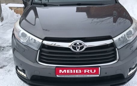 Toyota Highlander III, 2013 год, 3 550 000 рублей, 1 фотография