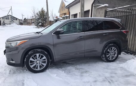 Toyota Highlander III, 2013 год, 3 550 000 рублей, 2 фотография