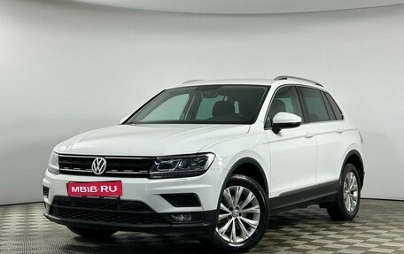 Volkswagen Tiguan II, 2018 год, 2 475 000 рублей, 1 фотография