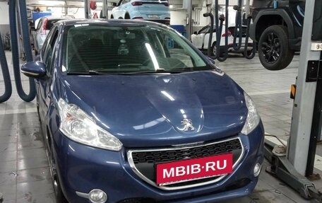 Peugeot 208 II, 2013 год, 800 000 рублей, 2 фотография