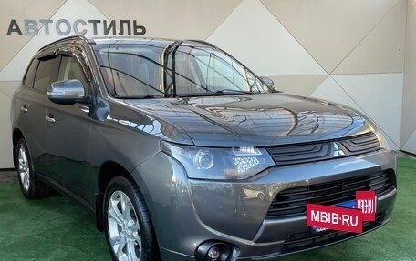 Mitsubishi Outlander III рестайлинг 3, 2013 год, 1 329 000 рублей, 2 фотография